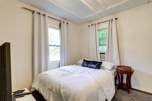 3 chambres, fer et planche à repasser, draps fournis