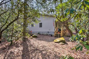 Cottage (2 Bedrooms) | Interior - Secluded 'lavinder Laurel Leaf Cottage' Near Creek (Lakemont)