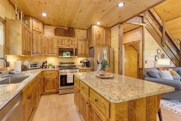 House (4 Bedrooms) | Interior - Blue Ridge Vacation Rental w/ Deck & Game Room! (Epworth)