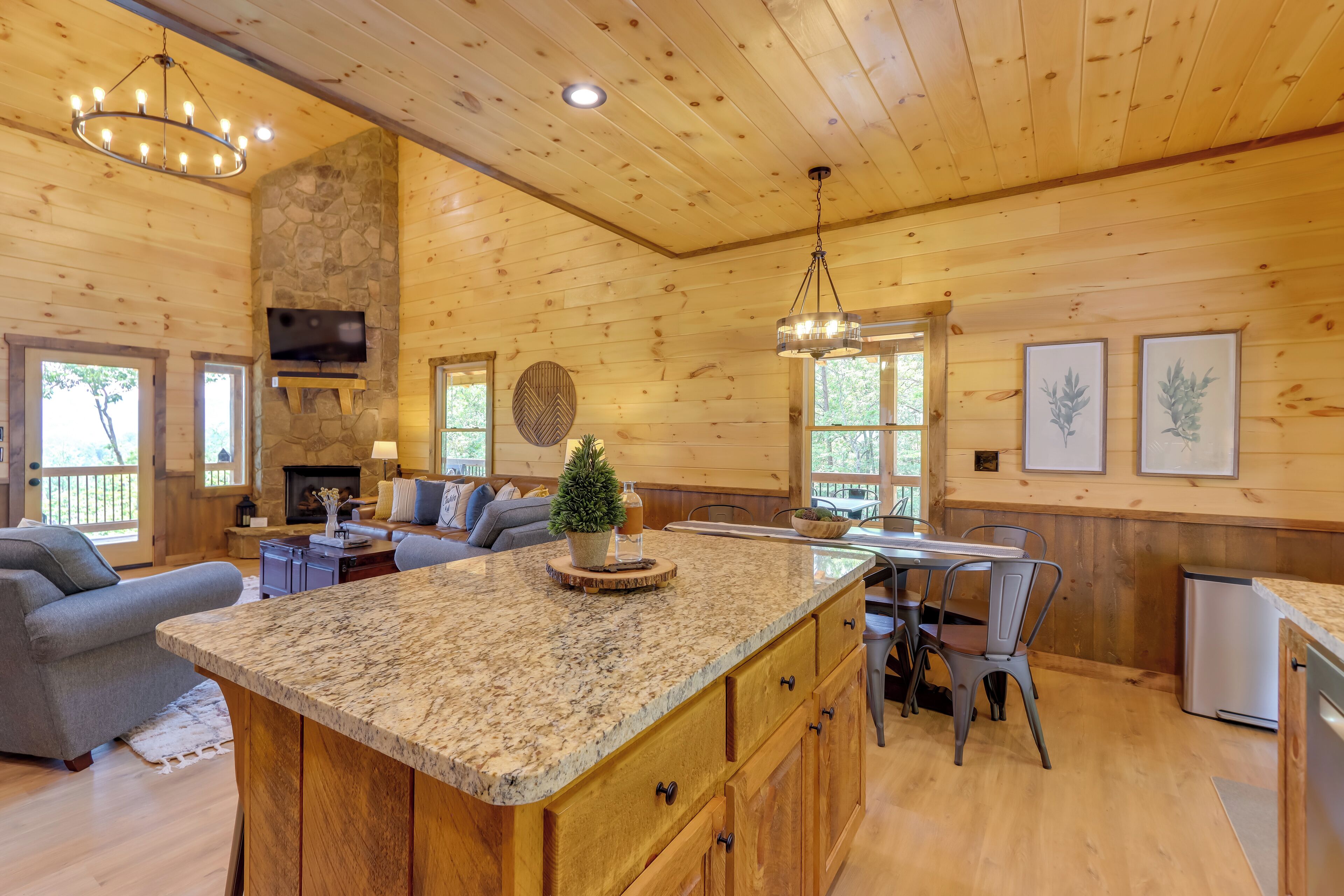 House (4 Bedrooms) | Interior