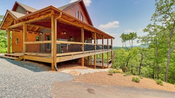 House (4 Bedrooms) | Front of property