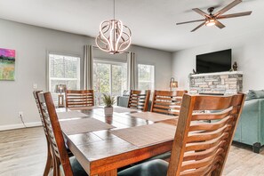 Apartment (2 Bedrooms) | Interior - Charming Helen Vacation Rental 2 Mi to Village! (Helen)