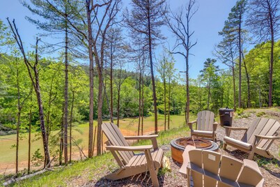 Charming Helen Vacation Rental 2 Mi to Village!