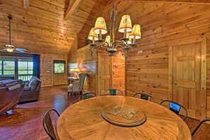 House (4 Bedrooms) | Interior