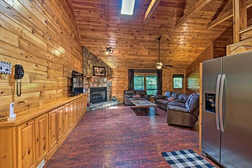 Cozy 'sunset View' Cabin w/ Game Room & Mtn Views!