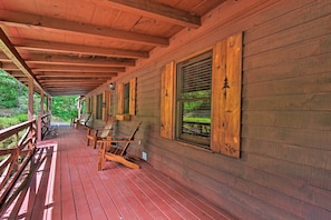 House (4 Bedrooms) | Interior - Cozy 'sunset View' Cabin w/ Game Room & Mtn Views! (Ellijay)