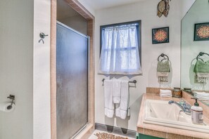 Interior - Cozy Studio w/ Well-being Retreat: Near Yosemite! (Ahwahnee)