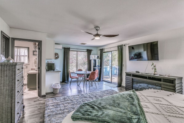 Apartment (0 Bedroom) | Interior