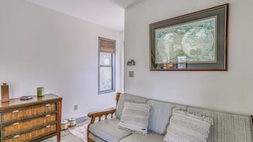 Apartment (0 Bedroom) | Interior