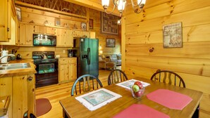 Interior - On Fightingtown Creek: Forested Mccaysville Cabin! (McCaysville)