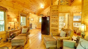 Interior - On Fightingtown Creek: Forested Mccaysville Cabin! (McCaysville)