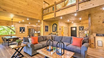 House (5 Bedrooms) | Interior