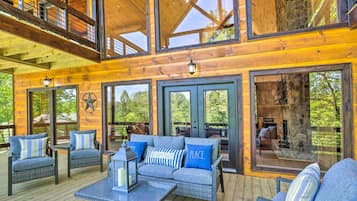 House (5 Bedrooms) | Interior