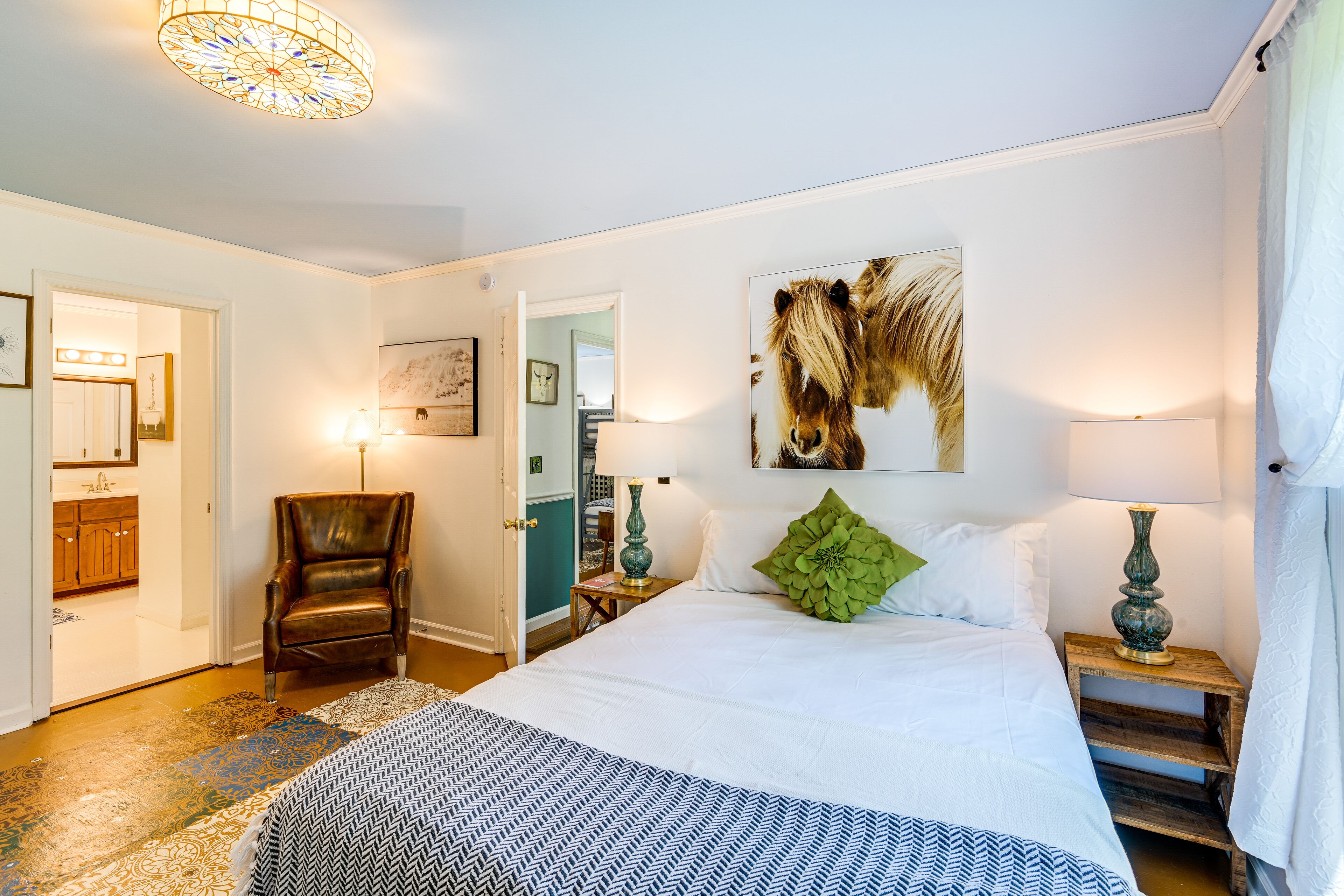 3 bedrooms, bed sheets