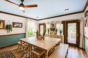 Dining - Home on 7 Acres: Hike On-site + 9 Mi to Nashville (Whites Creek)
