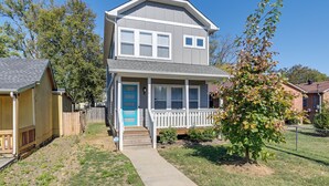 House (3 Bedrooms) | Interior - Vibrant Home w/ Deck, 2 Mi to Downtown Nashville! (Nashville)
