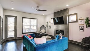 House (3 Bedrooms) | Interior - Vibrant Home w/ Deck, 2 Mi to Downtown Nashville! (Nashville)