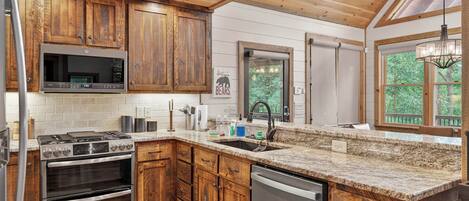 House (3 Bedrooms) | Interior