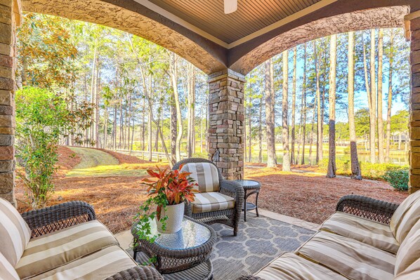 Apartment (2 Bedrooms) | Interior - Lakefront Oconee Vacation Rental w/ Patio & Views! (Greensboro)