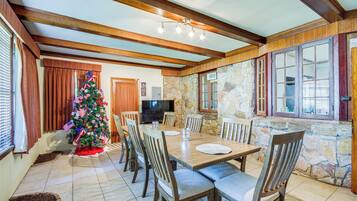 單棟房屋 (3 Bedrooms) | 內部