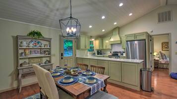 Rumah (2 Bedrooms) | Interior