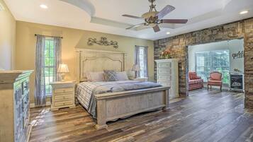 House (5 Bedrooms) | Interior