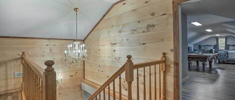 House (5 Bedrooms) | Interior