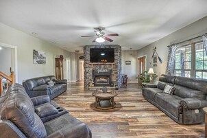 House (5 Bedrooms) | Front of property