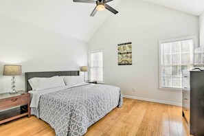 3 bedrooms, iron/ironing board, bed sheets - Bright Sugar Hills Home ~ 5 Mi to Lake Lanier (Buford)