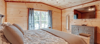 Lakeside Cabin w/ Kayaks: Near Cloudland Canyon!