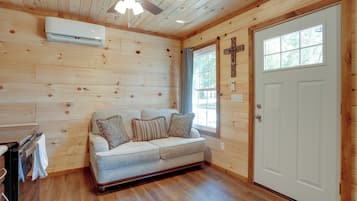 House (1 Bedroom) | Interior