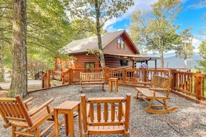 Interior - Cozy Cherry Log Cabin w/ Hot Tub & Mountain Views! (Cherry Log)