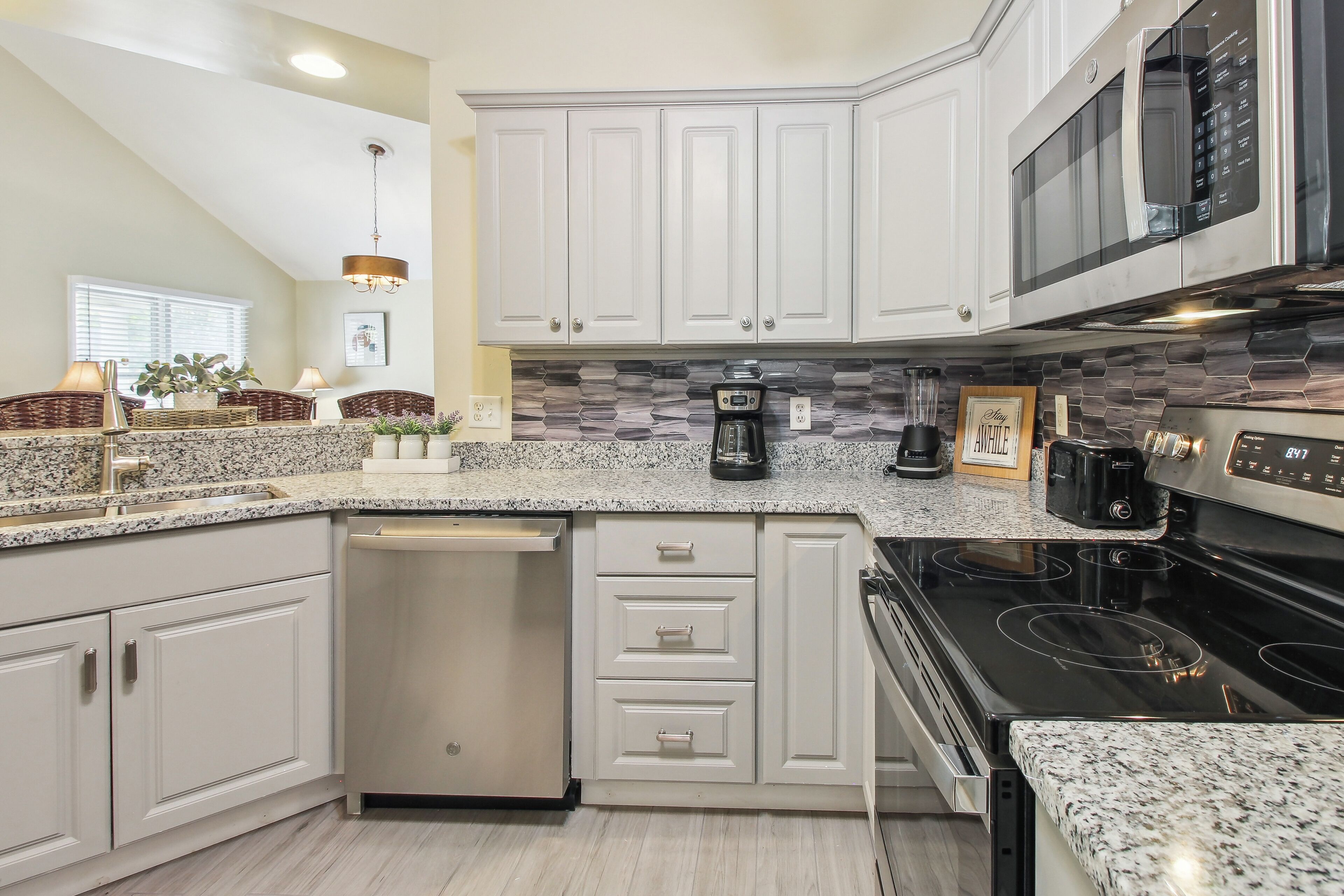 House (3 Bedrooms) | Private kitchen | Paper towels