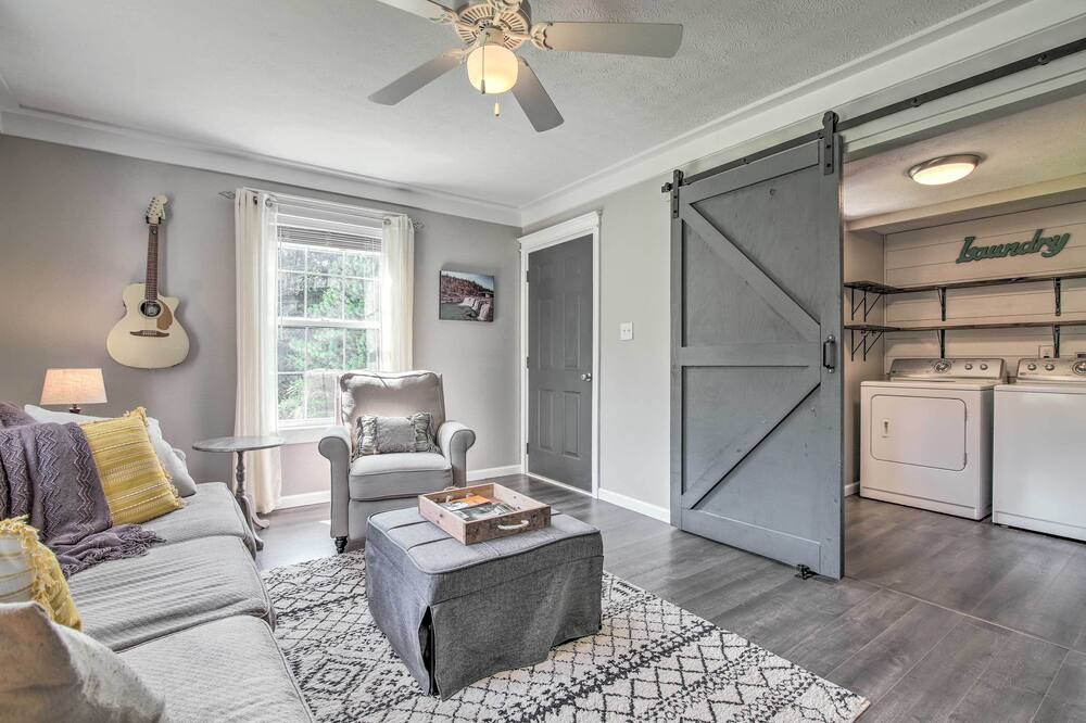 Stylish Fort Payne Retreat: Hike & Rock Climb - Cedar Bluff, AL