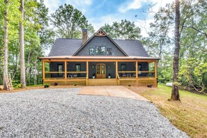 House (4 Bedrooms) | Interior - Luxurious Clarkesville Cabin w/ Decks & Fire Pit (Clarkesville)