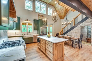 House (4 Bedrooms) | Interior - Luxurious Clarkesville Cabin w/ Decks & Fire Pit (Clarkesville)