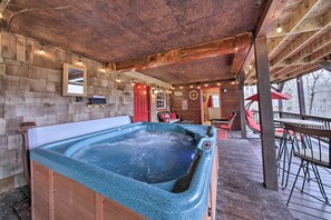 Terrace/patio - Ellijay Escape on Briar Creek w/ Hot Tub & Views! (Ellijay)