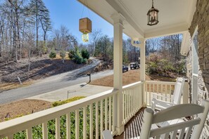 House (3 Bedrooms) | Interior - Home w/ Deck ~ 7 Mi to Downtown Dahlonega! (Dahlonega)