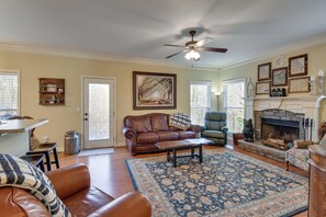 House (3 Bedrooms) | Interior - Home w/ Deck ~ 7 Mi to Downtown Dahlonega! (Dahlonega)