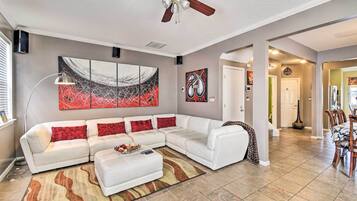 TV, fireplace, DVD player, books