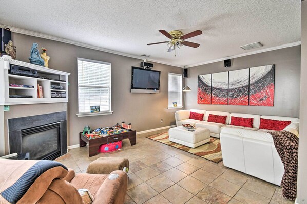 House (3 Bedrooms) | Front of property