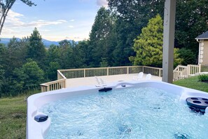 Interior - Huge Blairsville Cabin: Game Room + Mtn View! (Blairsville)