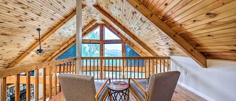 House (5 Bedrooms) | Interior
