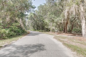 House (3 Bedrooms) | Interior - Charming Darien Hideaway w/ Porch, Near Downtown! (Darien)