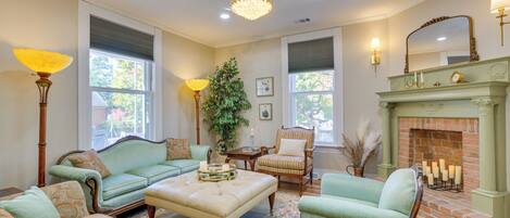 House (4 Bedrooms) | Depan hartanah