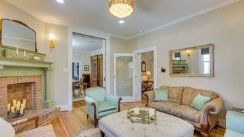 House (4 Bedrooms) | Interior