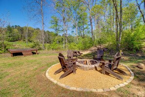 Interior - Peaceful Ellijay Home w/ Deck - Hike & Fish! (Ellijay)