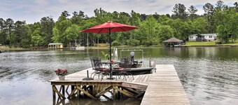 Lakefront Sparta Home: Fire Pit, Dock & Kayak