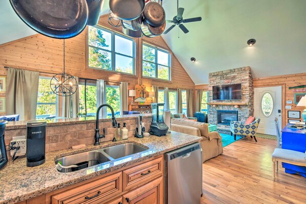 House (3 Bedrooms) | Interior - Toccoa Home on Tugaloo River at Lake Hartwell (Toccoa)