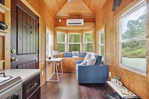 House (1 Bedroom) | Interior